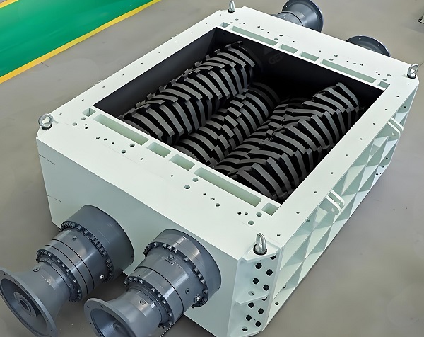 Four-shaft shredder