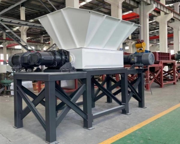 Double-Shaft Waste Tire Shredder