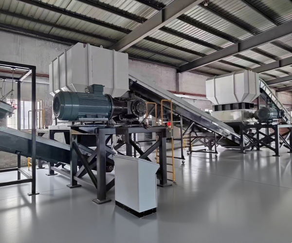  Double-Shaft Biomass Shredder