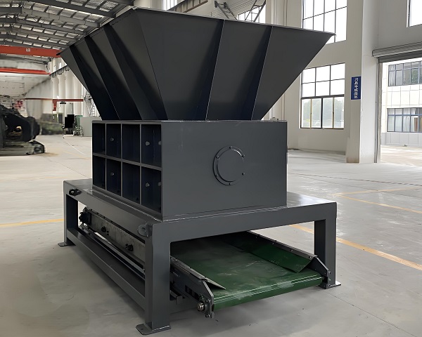 The advantages and characteristics of single-shaft shredders