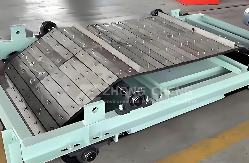 Flat plate magnetic separator