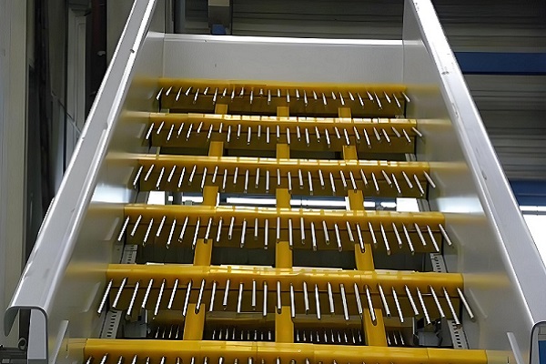 Composition and function of municipal solid waste screening 