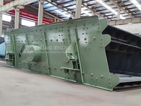 Construction waste screening equipment